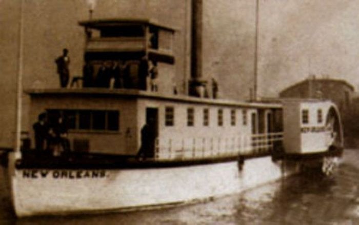 1911 replica of Steamboat New Orleans