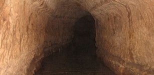 Part of the Qanat Firaun underground tunnel. Credits: Der Spiegel