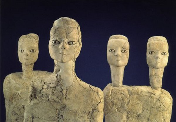 Ancient statues discovered in Jordan