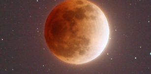 For people younger than 33, this will be their first-ever chance to see a "super blood moon".The last, only the fifth recorded since 1900, was in 1982, and the next will not be until 2033.