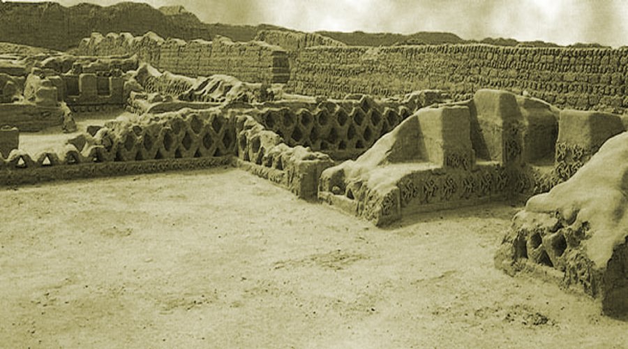 The ruins of Chan Chan, Chimu culture. Moche Valley, Peru, 1000-1450.