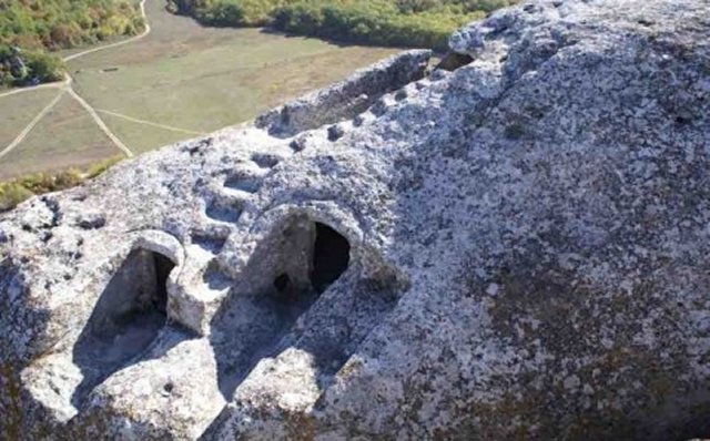 Mangup Kale caves