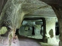 The city’s tunnels are believed to have been used for transporting agricultural products. It is also estimated that one of the tunnels passes under Nevşehir and connects to a distant water source.