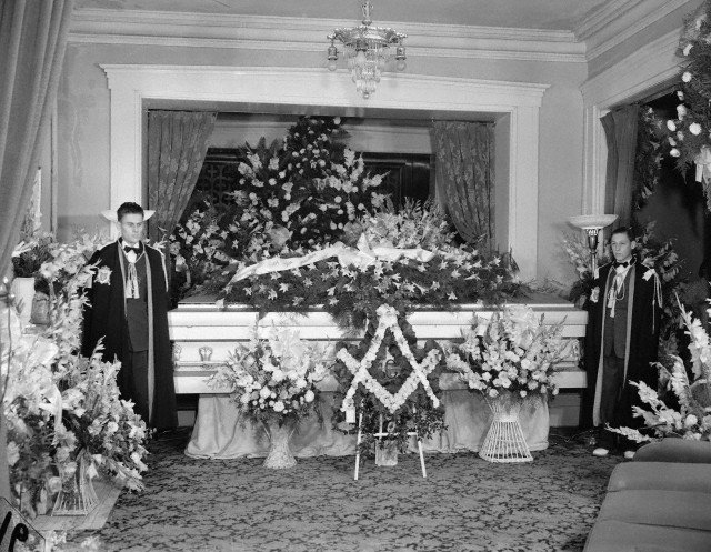 Giant Robert Wadlow funeral.