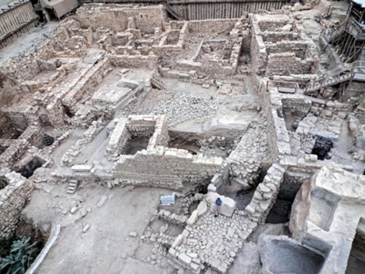 Ancient Acra mystery