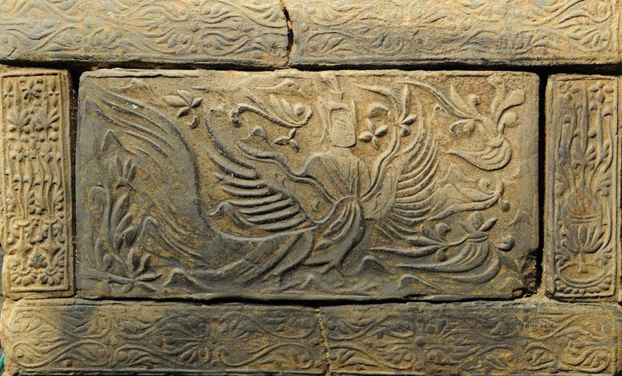 "Taiyuan year 21, Han's tomb" is engraved on one side of the tomb brick. "Taiyuan year 21" is the year 396 AD.
