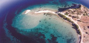 “It had been a matter of discussion if the islands here were the Arginus Islands or not until our research began. But then we revealed that the ancient Kane was located on an island in the past. The strait between this island and the land was filled with alluviums and created this peninsula. We will get more evident info after examining the geological samples.”