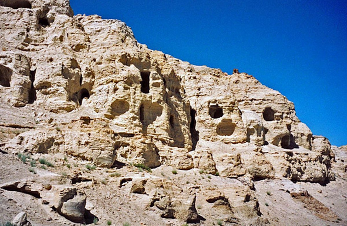 Piyang caves Tibet
