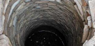 A well found in the courtyard behind Nash's House, at Shakespeare's Birthplace in Staffordshire © K Colls / W Mitchell, Staffordshire University, Centre of Archaeology