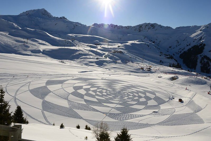 Snow art by Simon Beck