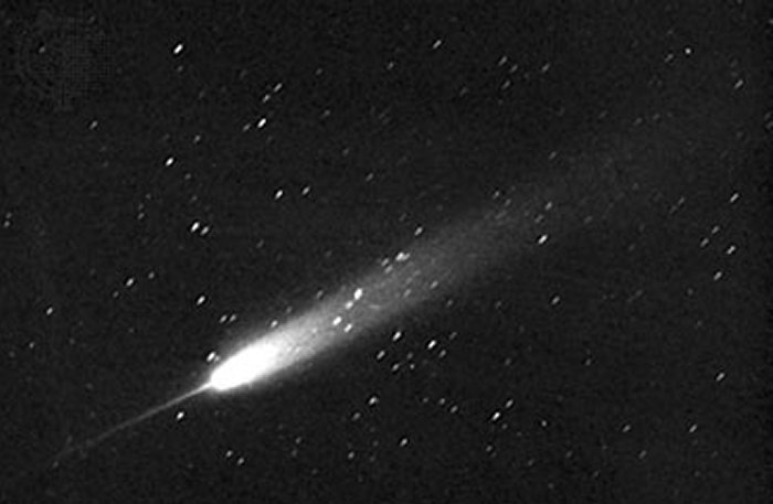 Comet Arend–Roland was discovered on November 8, 1956, by Belgian astronomers Sylvain Arend and Georges Roland on photographic plates. As the eighth comet found in 1956, it was named Arend–Roland 1956h after its discoverers. Credits: Britannica
