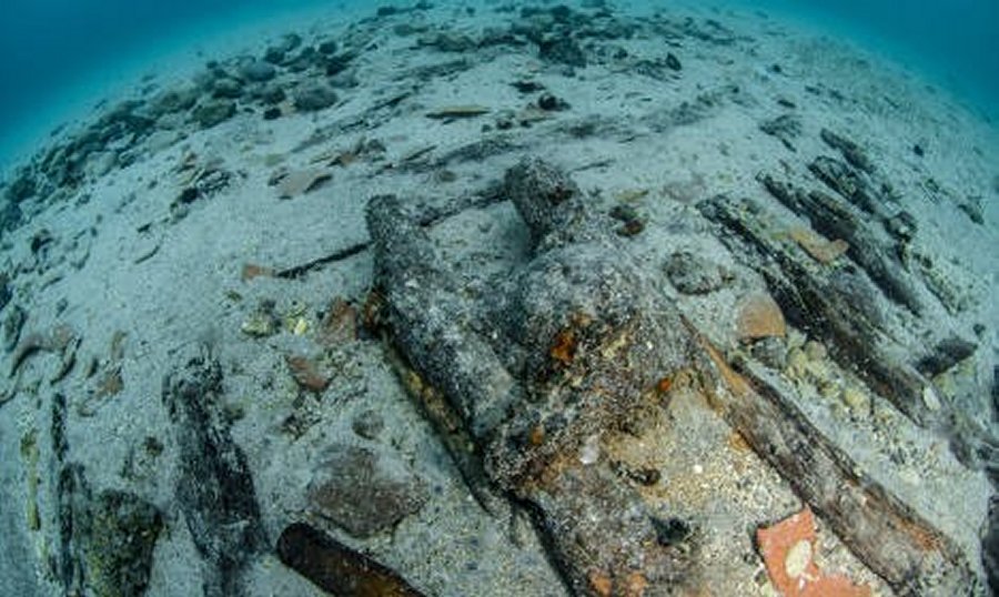 800-year-old shipwreck