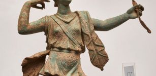 Artemis statue