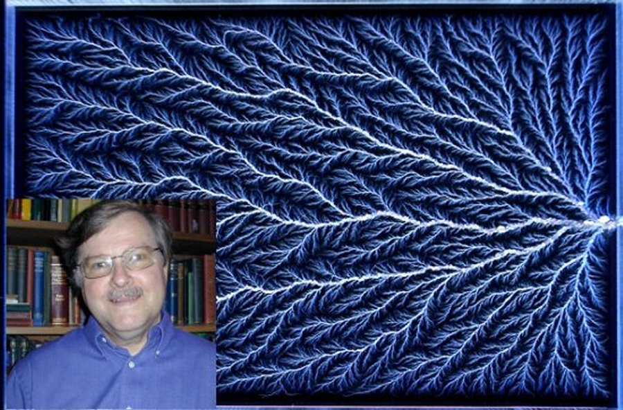 A lightning flash has been frozen in time, and Bert Hickman calls it "Captured Lightning" Credits: B. Hickman