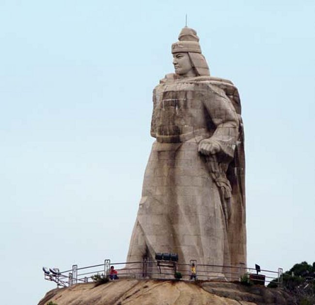 Zheng Chenggong, statue on Gulang Yu, China.