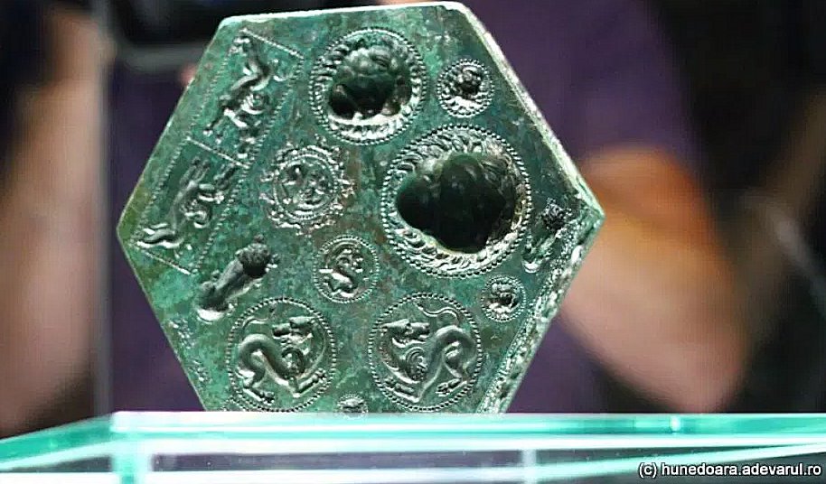 "The object found shows extraordinary artistic quality of the craftsman who made their products." Credits: Dacian and Roman Civilization Museum of Deva.