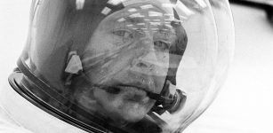 Edgar Mitchell, seen here prior to his launch on NASA's Apollo 14 mission in 1971, died on Feb. 5, 2016 at age 85. Credit: NASA