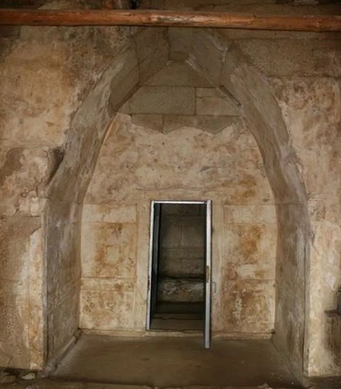 The entrance of the Helvetia Tomb, a 5th century AD Ancient Thracian burial mound (tumulus) near Bulgaria’s Shipka, Kazanlak Municipality. Photo: Kazanlak Municipality
