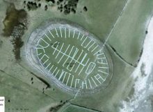 Satellite image of the Sandby borg ringfort, with the layout of the houses and the defence wall marked. The two houses mentioned in the text are indicated. Courtesy of Kalmar County Museum and Andreas Viberg.