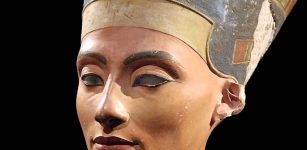 The British Egyptologist Dr Nicholas Reeves believes the remains of Tutankhamun, who died 3,000 years ago aged 19, may have been rushed into an outer chamber of what was originally Nefertiti's tomb.