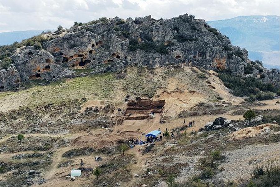 Various architectural remains of the settlement survived on a hill, with a necropolis located on the northern part of the hill. Credits: Anadolu Agency/Hurriyet Daily News