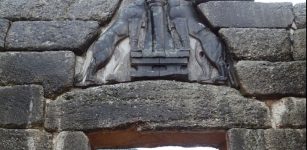 Lion gate in Mycenae