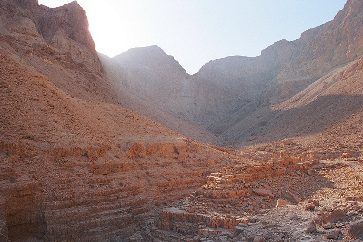 The location of Cave 27: The rough, challenging desert terrain of the "Judean wilderness" near the Dead Sea. Credits: Haifa University