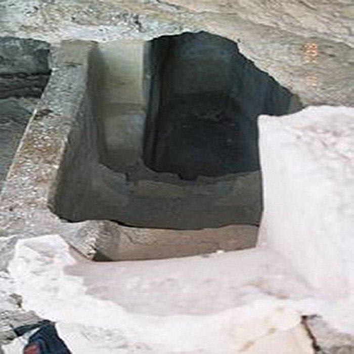 A portion of the mikveh outside the entrance to the cave. Credits: Haifa University