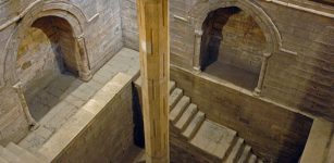 Measuring shaft of the Nilometer on Rhoda Island, Cairo. Photo: Wikipedia