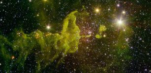 The Spider Nebula lies about 10,000 light-years away from Earth and is a site of active star formation. Image credit: NASA/JPL-Caltech/2MASS