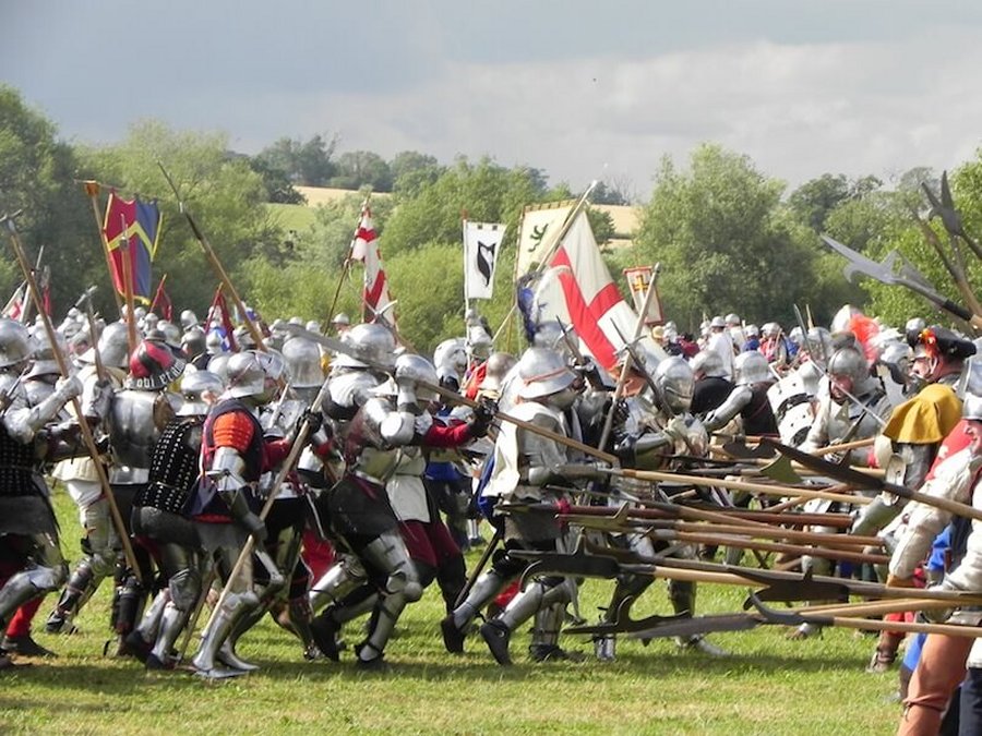 Recreation of the Battle of Tewkesburt - on the same field as the original battle. Image credit: EuropeUpClose.com