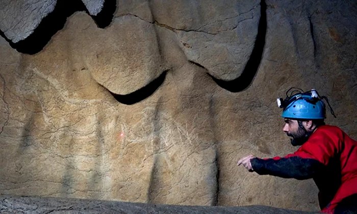 Cave drawings Atxurra cave