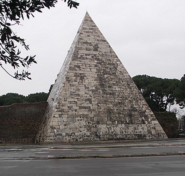 Rome's Pyramid Of Caius Cestius - MessageToEagle.com