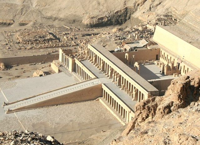 The Temple of Deir el Bahari (XVIII Dyn)