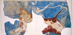 A painting of a mural unearthed at the remains of the Tiryns palace is used as the front cover of Heinrich Schliemann’s report released in 1885. (Provided by the Tenri University Sankokan Museum)