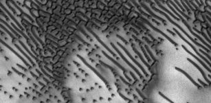 Dark dunes on Mars - image was taken on Feb. 6, 2016Credit: NASA/JPL/University of Arizona