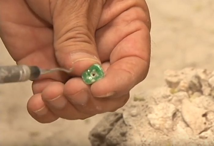 Ancient jade artifact discovered in tomb in Belize