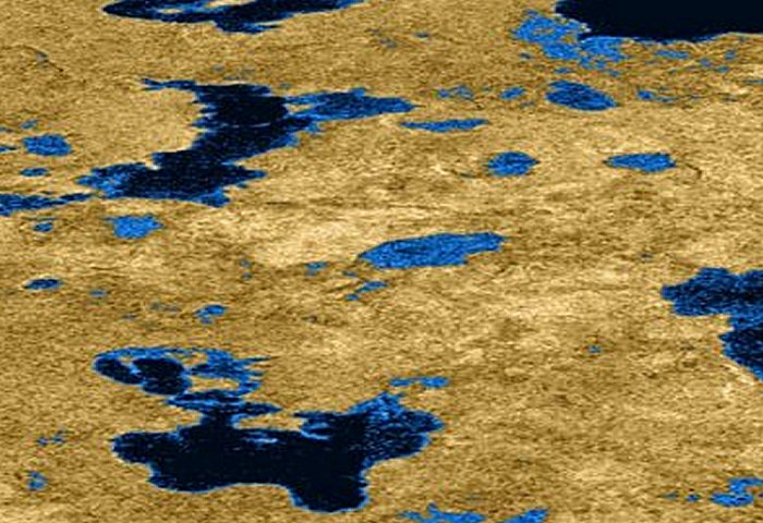 Liquid lakes on Saturn's Titan