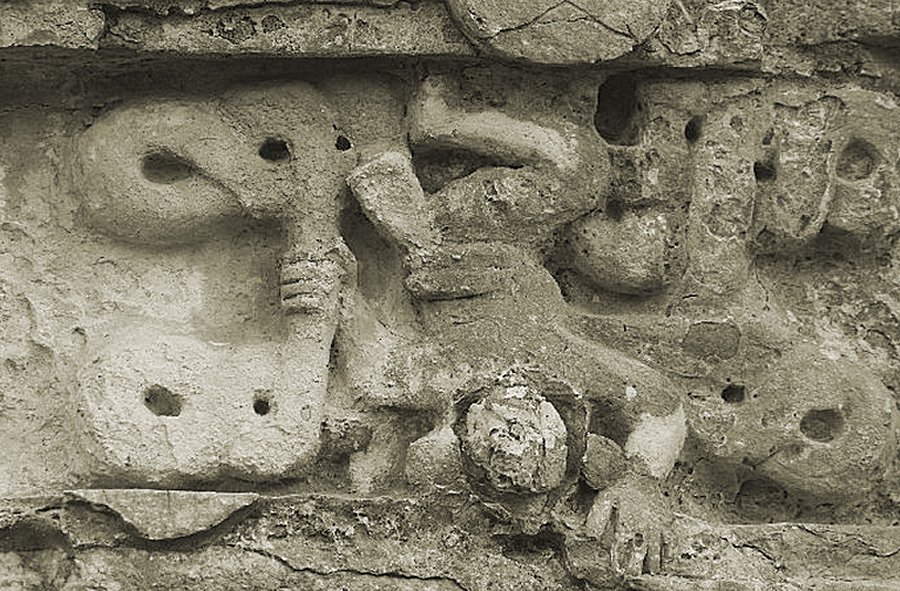 Tulum - Descending God figure
