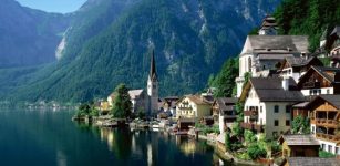 A wonderful view of the Hallstatt village in Austria.