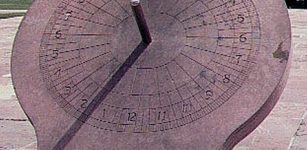 A simple astronomic instrument, the 'gnomon' used to calculate the time, season, and so on) is composed of a vertical gnomon and a horizontal ruler. Image: Cultural China