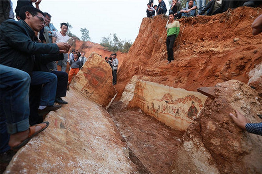 Ming Dynasty Murals And Ancient Tomb Found At Hunan Construction Site In China
