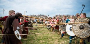 Experimental Archaeology Reveals New Viking Fighting Style – Round Shields Were Used To Attack