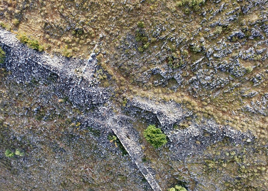 Walls and towers as seen from the air. Photo: SIA/EFAK/YPPOA