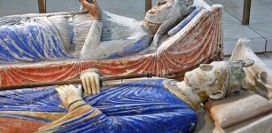 Tombs of Henry II, King of England (reigned 1154-89) and His wife Eleanor of Aquitaine.