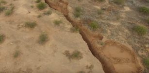 Massive Crack Discovered In The Arizona Desert
