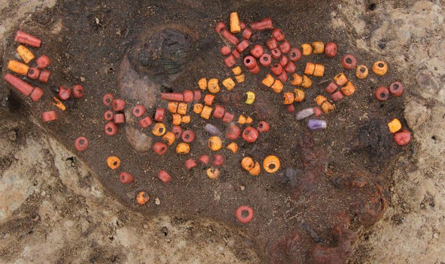 Jewellery made of nearly 140 beads including 5 amethyst ones. Credits: Bartosz Świątkowski