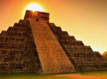 Pyramid Of Kukulkan At Chichen Itza