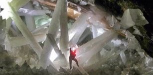 New Weird Ancient Life-Form Discovered In The Naica Crystal Cave Changes Our Understanding Of Biology