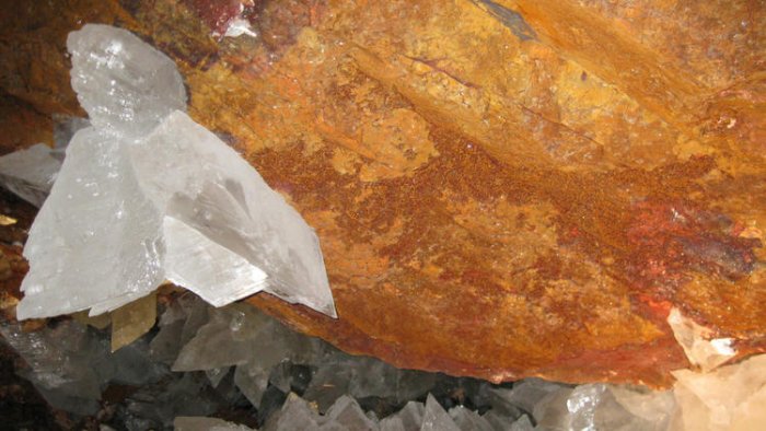 New Weird Ancient Life-Form Discovered In The Naica Crystal Cave Changes Our Understanding Of Biology
